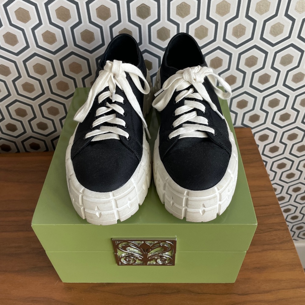 Black Steve Madden platform sneakers size 6.5